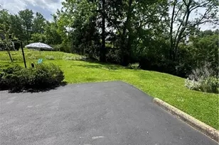 200 Arla Dr, Green Tree, PA 15220 - Photo 13