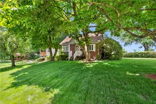 3210 Thornwood Dr, Bethel Park, PA 15102 - Photo 27