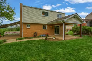 3970 Deervue Dr, Pittsburgh, PA 15227 - Photo 9