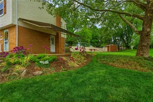 3970 Deervue Dr, Pittsburgh, PA 15227 - Photo 5