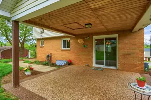 3970 Deervue Dr, Pittsburgh, PA 15227 - Photo 11