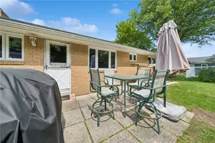 551 Hickory Dr, Hempfield Township, PA 15601 - Photo 25