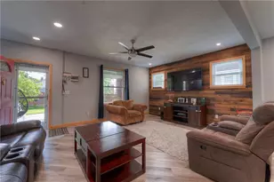 213 N 6th St, Youngwood, PA 15697 - Photo 3