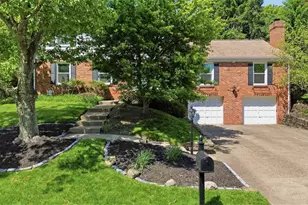 8273 Brittany Pl, Pittsburgh, PA 15237 - Photo 3
