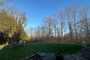 421 Hayes Ln, New Castle, PA 16105 - Photo 9