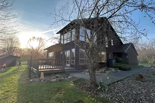 421 Hayes Ln, New Castle, PA 16105 - Photo 3