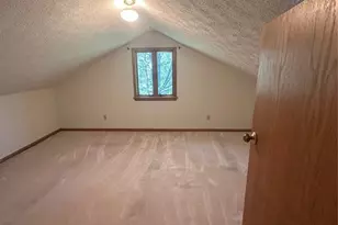 421 Hayes Ln, New Castle, PA 16105 - Photo 21