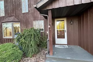 421 Hayes Ln, New Castle, PA 16105 - Photo 5