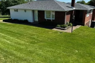 352 Crescent Dr, Canton Township, PA 15301 - Photo 1
