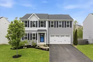 209 Scarlet Dr, Pittsburgh, PA 15239 - Photo 1