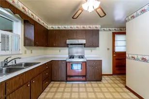 302 Pecan St, Sutersville, PA 15083 - Photo 17
