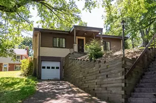 834 Hawthorne Dr, Blackridge, PA 15235 - Photo 1