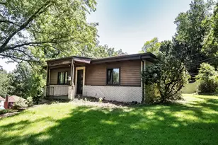 834 Hawthorne Dr, Blackridge, PA 15235 - Photo 3