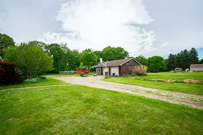 321 Pleasant Dr, Center Township, PA 15001 - Photo 5