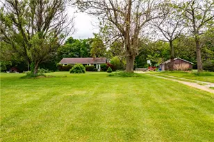 321 Pleasant Dr, Center Township, PA 15001 - Photo 3