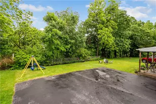 383 Woodcliff Cir, Scott Township, PA 15243 - Photo 23