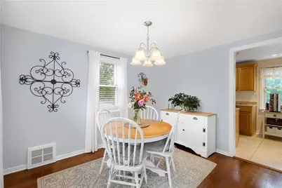383 Woodcliff Cir, Scott Township, PA 15243 - Photo 7