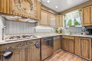 4662 Mapledale Dr, Pittsburgh, PA 15120 - Photo 13