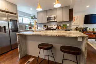 931 Mirror St, Pittsburgh, PA 15217 - Photo 9