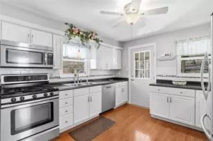 6 Suffolk Dr, Robinson Twp, PA 15108 - Photo 9