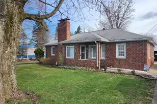 907 Arlington Dr, Greenville Boro, PA 16125 - Photo 1