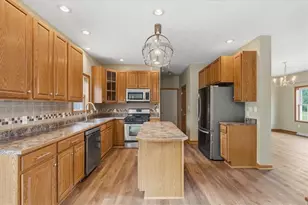 91 Green Manor Dr, Summit Township, PA 16002 - Photo 9