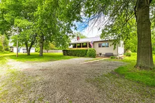 118 E Hillis St, Youngwood, PA 15697 - Photo 3