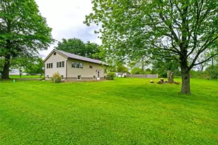 118 E Hillis St, Youngwood, PA 15697 - Photo 5