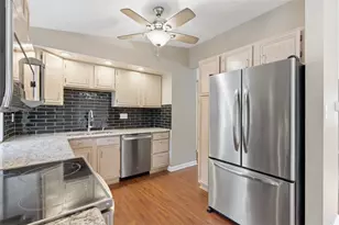 323 Alamo Dr, Pittsburgh, PA 15241 - Photo 9