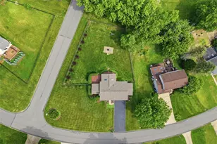 323 Alamo Dr, Pittsburgh, PA 15241 - Photo 35