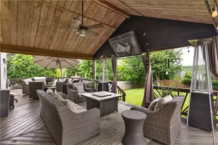 456 Shelbourne, Pittsburgh, PA 15239 - Photo 11