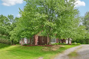 500 Morningstar Dr, Franklin Township, PA 16117 - Photo 3