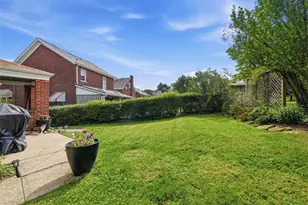 131 W Marietta St, Munhall, PA 15120 - Photo 31