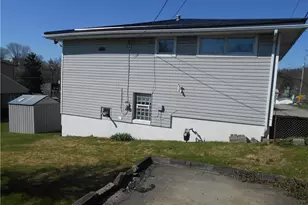 408 Center St, Vanderbilt, PA 15486 - Photo 13