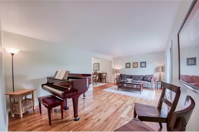 135 Vanderbilt Dr, Pittsburgh, PA 15243 - Photo 9