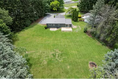 122 Springhouse Dr, Center Township, PA 16001 - Photo 37