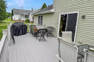 407 Karon Dr, Shenango Township, PA 16101 - Photo 9