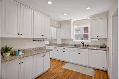 2406 Morrow Pl, Bethel Park, PA 15102 - Photo 11