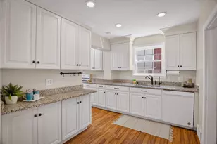 2406 Morrow Pl, Bethel Park, PA 15102 - Photo 11
