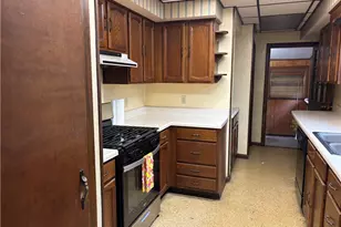 1041 Clinton Rd, Findlay Township, PA 15026 - Photo 11