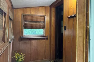 1041 Clinton Rd, Findlay Township, PA 15026 - Photo 5