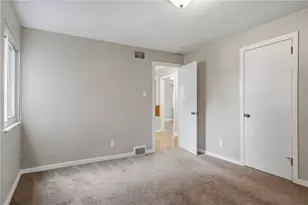 359 Dorseyville Rd, Pittsburgh, PA 15215 - Photo 17