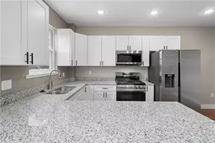 838 Eureka St, Pittsburgh, PA 15210 - Photo 7