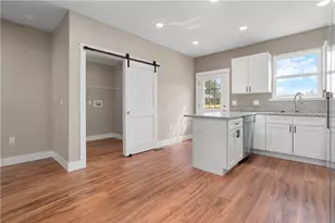 838 Eureka St, Pittsburgh, PA 15210 - Photo 11