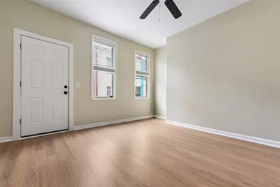 2828 Larkins Way, Pittsburgh, PA 15203 - Photo 3