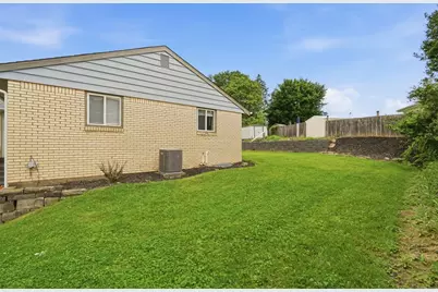 102 Dunbar Dr, Wilkins Township, PA 15235 - Photo 33
