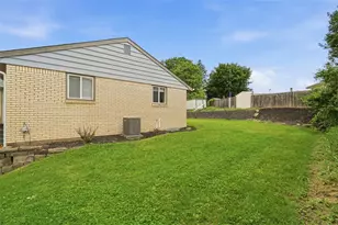 102 Dunbar Dr, Wilkins Township, PA 15235 - Photo 33