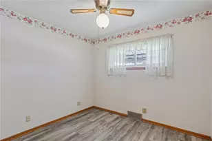 1009 Hazel St, New Castle, PA 16101 - Photo 17