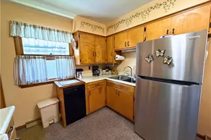 1010 Sunset Ave, Grove City Boro, PA 16127 - Photo 9