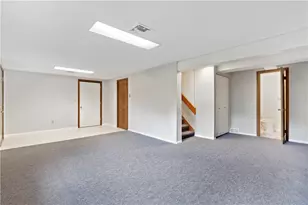 421 Clair Dr, Pittsburgh, PA 15241 - Photo 27